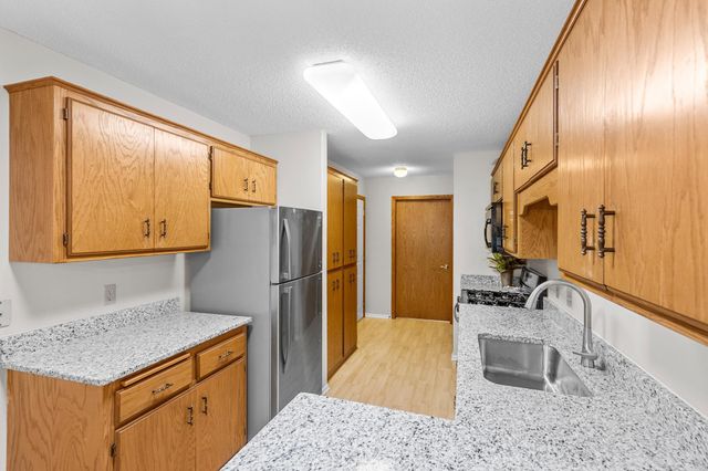 659 Belland Avenue, Vadnais Heights, MN 55127
