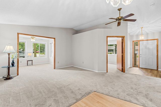 659 Belland Avenue, Vadnais Heights, MN 55127