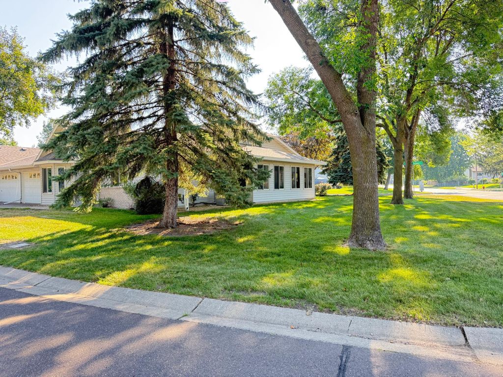 659 Belland Avenue, Vadnais Heights, MN 55127 — photo 3
