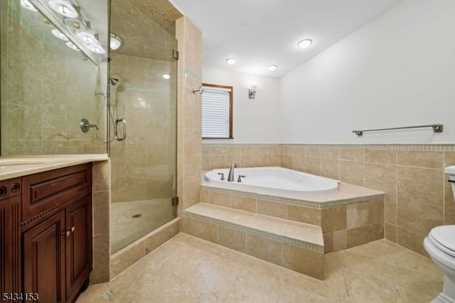 1 Winchester Dr, Scotch Plains Twp., NJ 07076