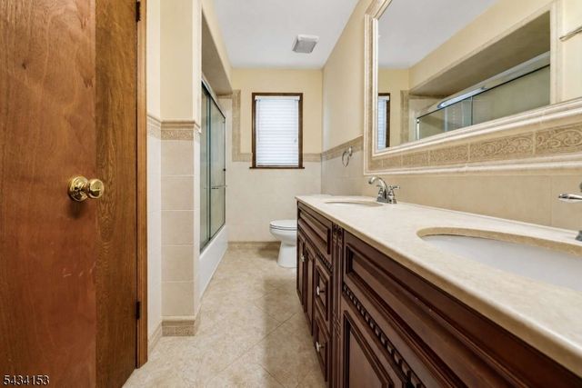 1 Winchester Dr, Scotch Plains Twp., NJ 07076
