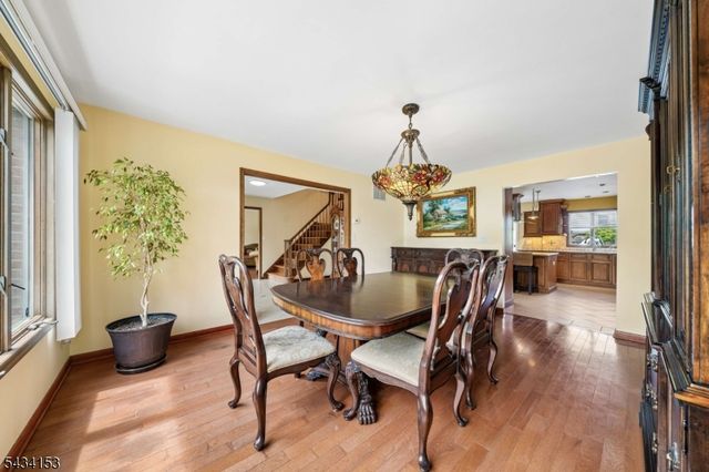 1 Winchester Dr, Scotch Plains Twp., NJ 07076