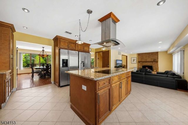 1 Winchester Dr, Scotch Plains Twp., NJ 07076