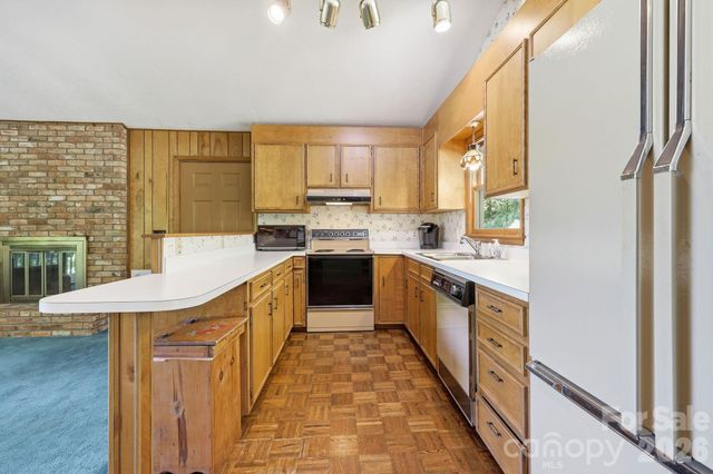 169 Sleepy Hollow Lane, Canton, NC 28716