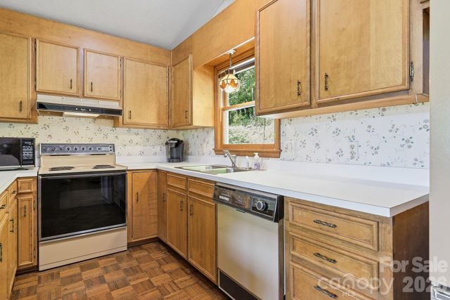 169 Sleepy Hollow Lane, Canton, NC 28716