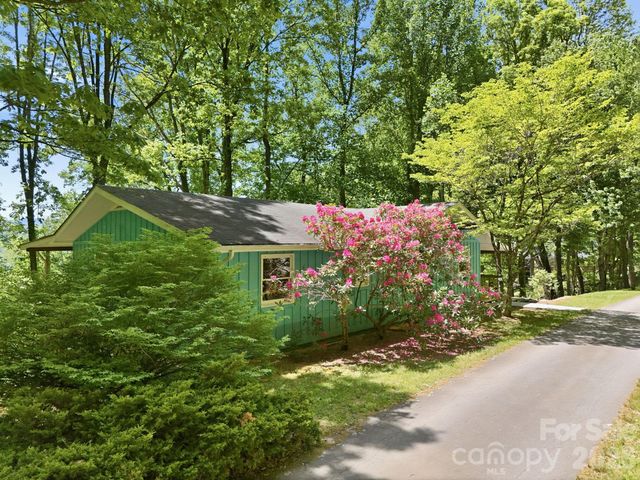 169 Sleepy Hollow Lane, Canton, NC 28716