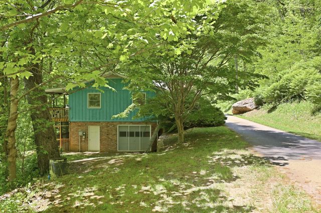169 Sleepy Hollow Lane, Canton, NC 28716