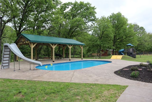 16123 Fruitwood Road, Gravette, AR 72736