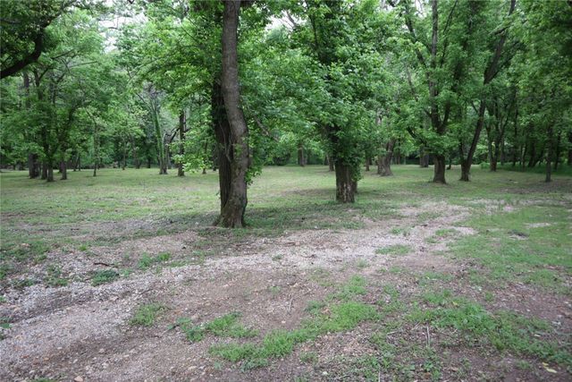 16123 Fruitwood Road, Gravette, AR 72736