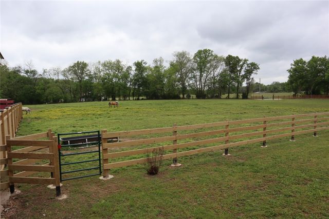 16123 Fruitwood Road, Gravette, AR 72736