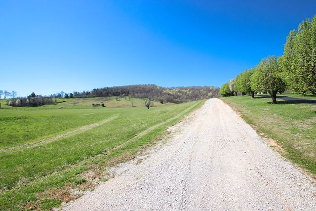 4134 Hickory Valley Rd, Sparta, TN 38583