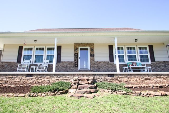 4134 Hickory Valley Rd, Sparta, TN 38583