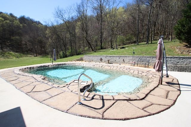 4134 Hickory Valley Rd, Sparta, TN 38583