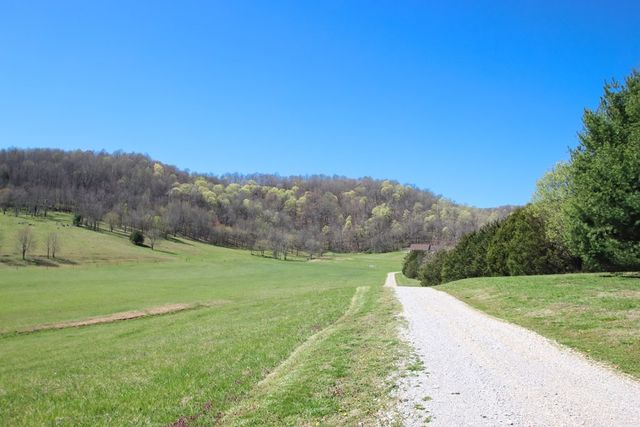 4134 Hickory Valley Rd, Sparta, TN 38583