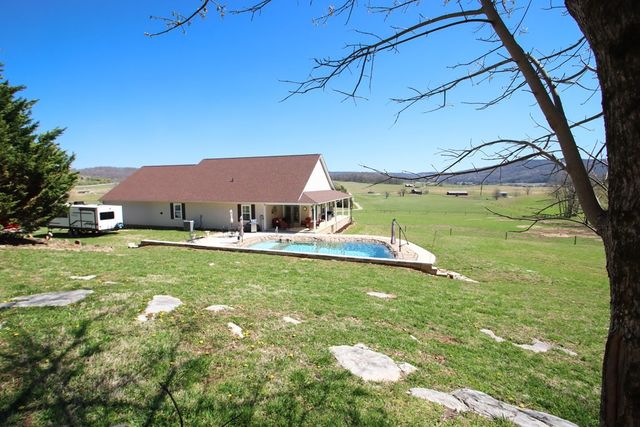 4134 Hickory Valley Rd, Sparta, TN 38583