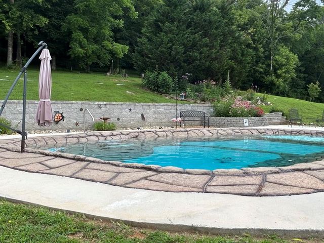 4134 Hickory Valley Rd, Sparta, TN 38583