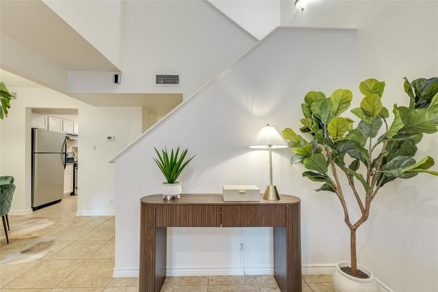 2500 Enfield RD 9, Austin, TX 78703