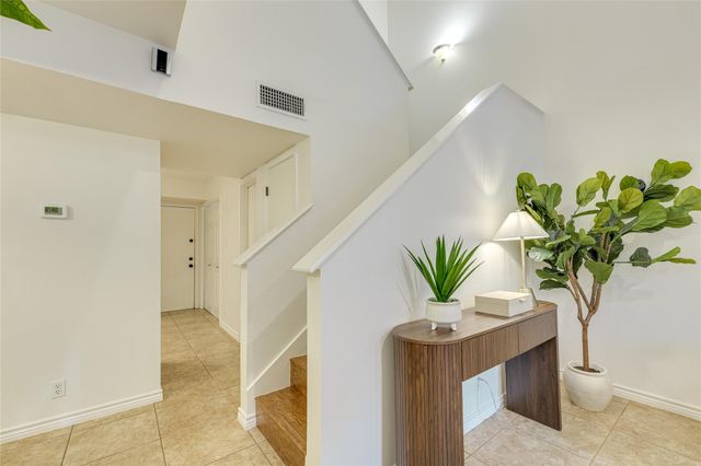 2500 Enfield RD 9, Austin, TX 78703