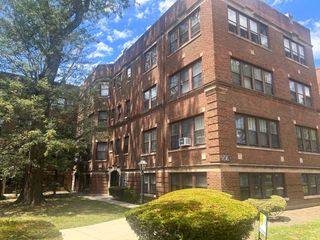 104 Lincoln Avenue 3E, Riverside, IL 60546