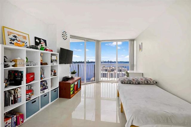 7601 E Treasure Dr 2222, North Bay Village, FL 33141