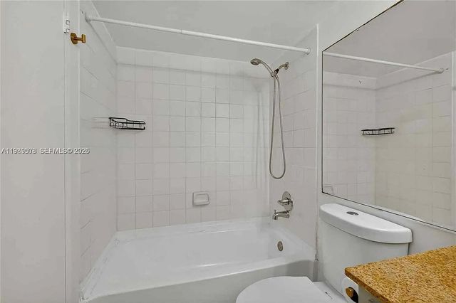 7601 E Treasure Dr 2222, North Bay Village, FL 33141