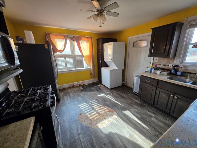 24806 Sawmill Rd, Carson, VA 23830