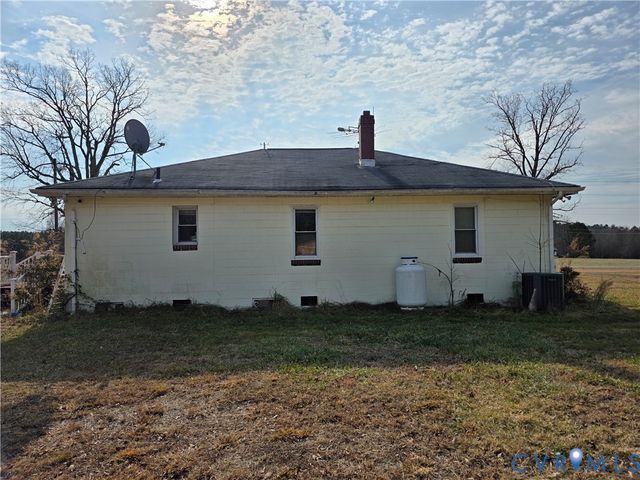 24806 Sawmill Rd, Carson, VA 23830