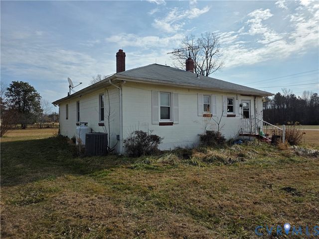 24806 Sawmill Rd, Carson, VA 23830