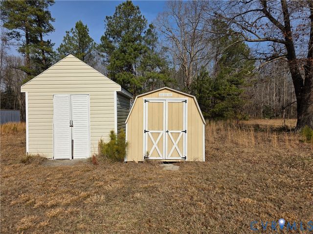 24806 Sawmill Rd, Carson, VA 23830