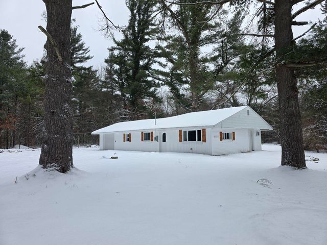 3696 S Locust Avenue, Newaygo, MI 49337