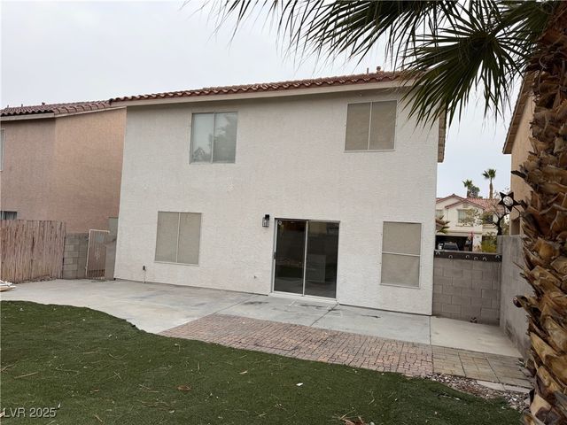 8608 Hidden Pines Avenue, Las Vegas, NV 89143