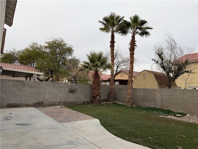 8608 Hidden Pines Avenue, Las Vegas, NV 89143
