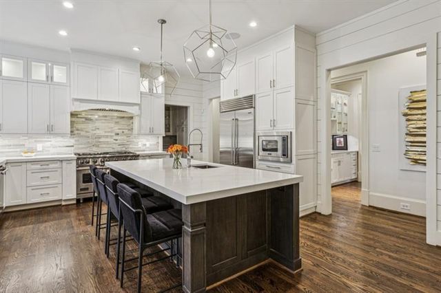 305 Forrest Lake Drive, Sandy Springs, GA 30327