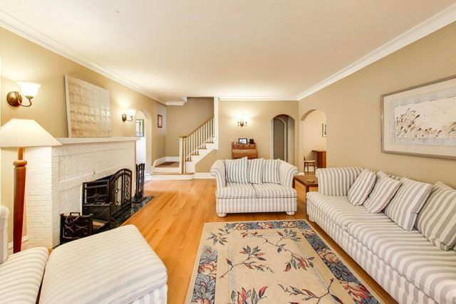 4051 Clausen Avenue, Western Springs, IL 60558
