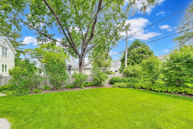 4051 Clausen Avenue, Western Springs, IL 60558