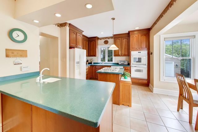 4051 Clausen Avenue, Western Springs, IL 60558