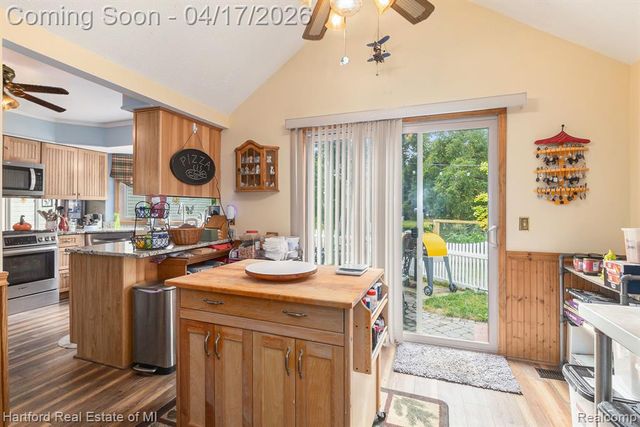 4097 Cherry Garden Drive, Commerce Twp, MI 48382