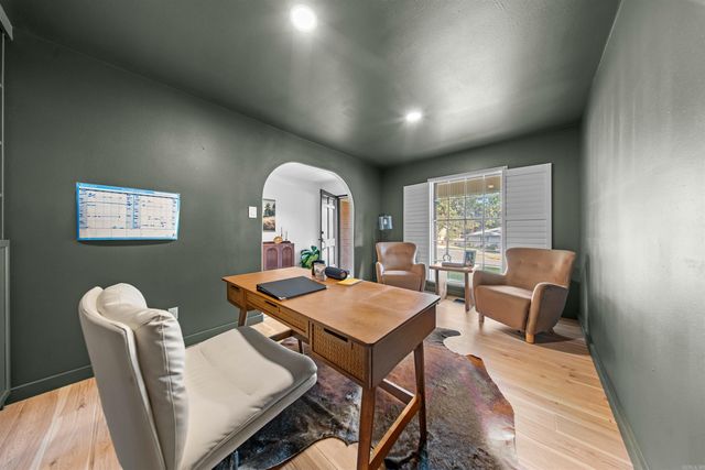 21 Shore Point Road, North Little Rock, AR 72116
