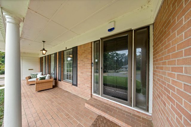 21 Shore Point Road, North Little Rock, AR 72116