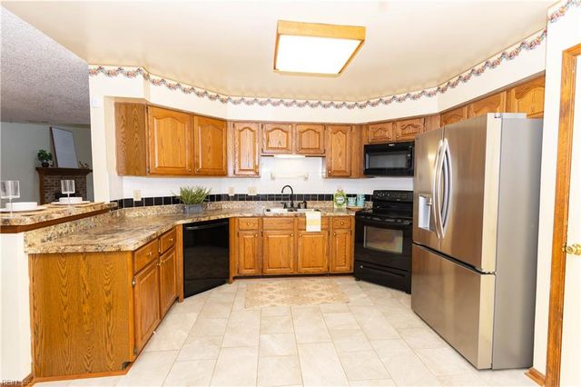 853 Ventnor DR, Newport News, VA 23608