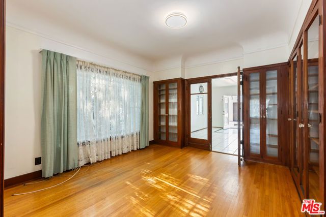 955 S Highland Avenue, Los Angeles, CA 90036