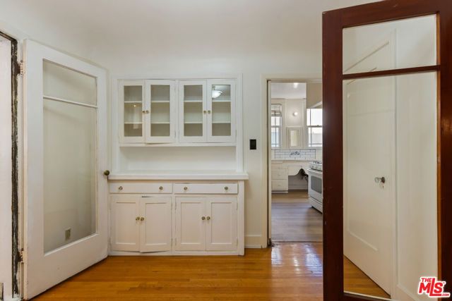 955 S Highland Avenue, Los Angeles, CA 90036