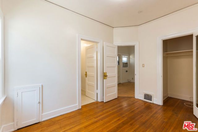 955 S Highland Avenue, Los Angeles, CA 90036