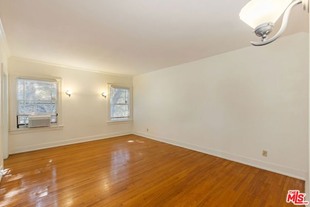 955 S Highland Avenue, Los Angeles, CA 90036