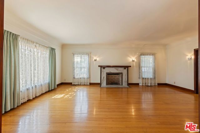 955 S Highland Avenue, Los Angeles, CA 90036