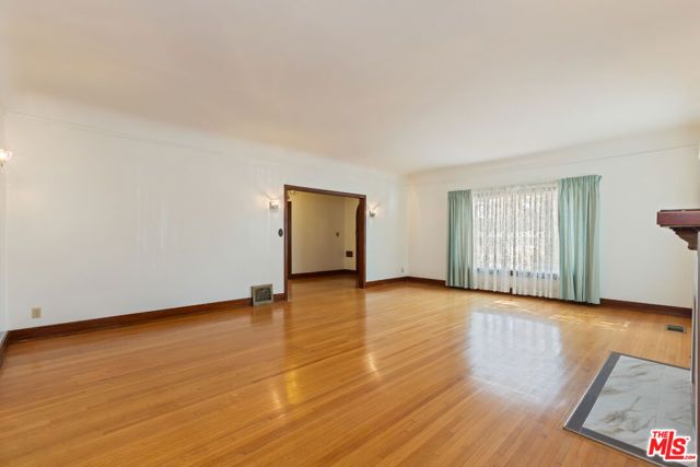 955 S Highland Avenue, Los Angeles, CA 90036