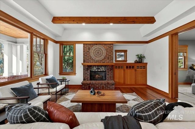 9193 W Beachside Ln, Garden City, ID 83714