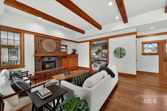 9193 W Beachside Ln, Garden City, ID 83714