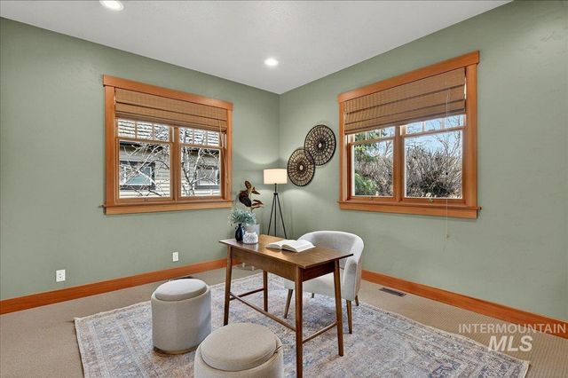 9193 W Beachside Ln, Garden City, ID 83714