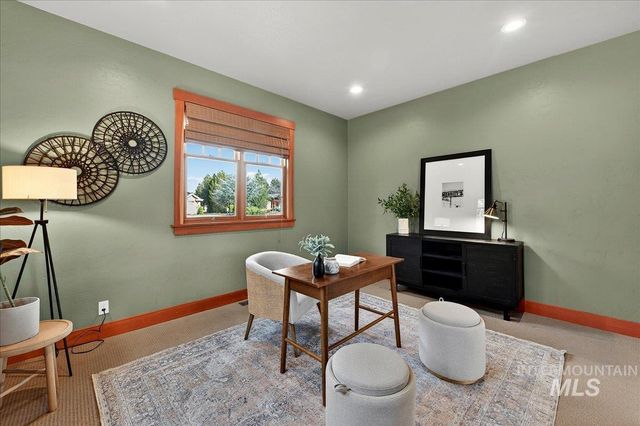 9193 W Beachside Ln, Garden City, ID 83714